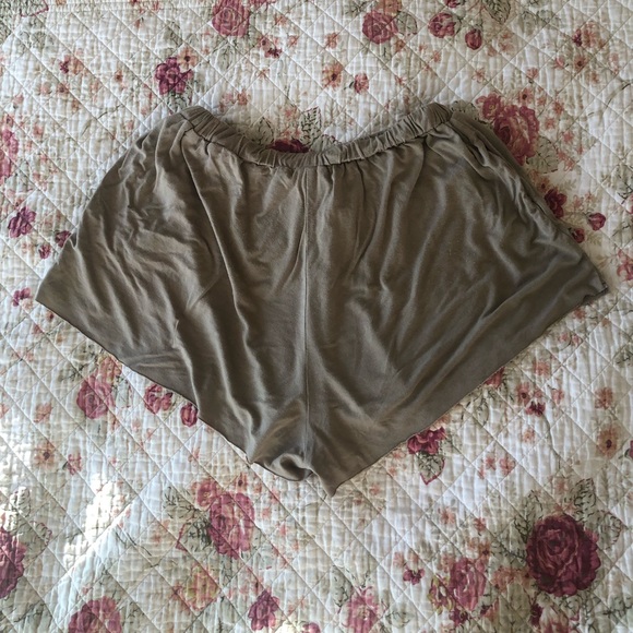 Shorts - Picture 5 of 8